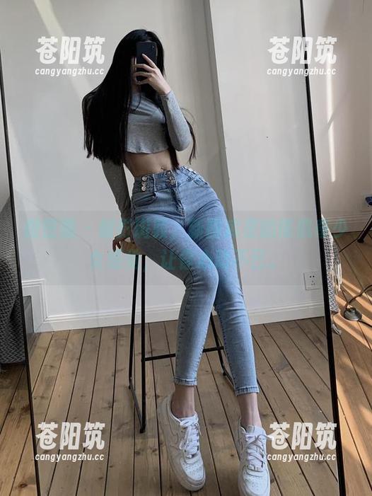 微密圈 - 树影斑驳，新图库里的陈佩奇少女感觉，让你心动不已。
