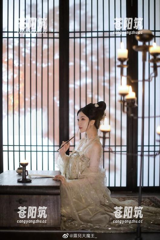 露儿大魔王 露儿大魔王私藏菲欧娜合集:当光影玩弄身体,真是美得不可思议!