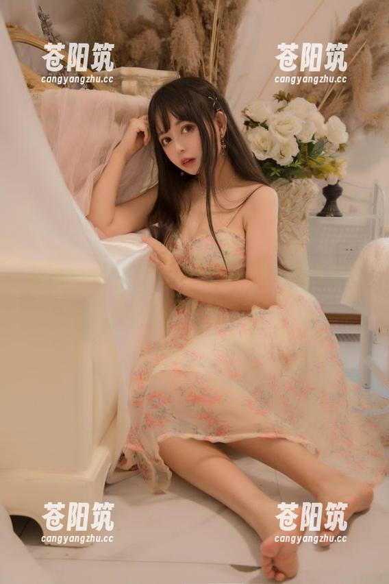 黑猫猫ovo最新作品揭秘：当厨娘遇上美食，从未如此诱惑！
